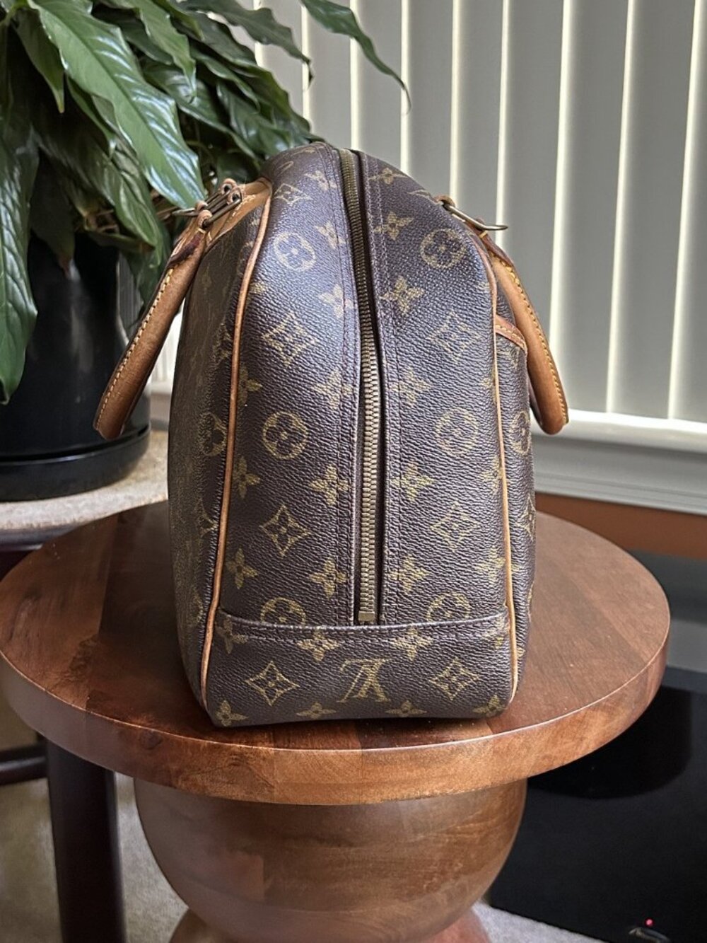 LOUIS VUITTON Monogram Deauville Tote Bag - Picture 6 of 15